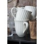 Tasse en grès rainurée