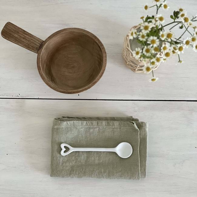 Petite cuillere coeur en porcelaine