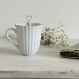 Tasse en grès rainurée