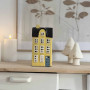 Maison photophore jaune porte bleue