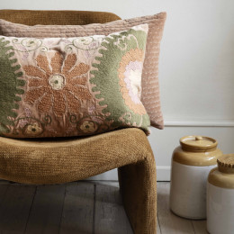 Housse de coussin brodé Suzani