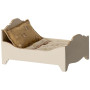 Lit miniature Maileg – Lit en bois avec linge de lit fleuri