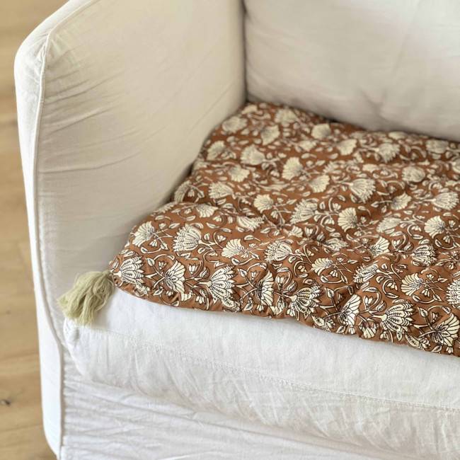 Dessus de canapé ou édredon imprimé floral brun